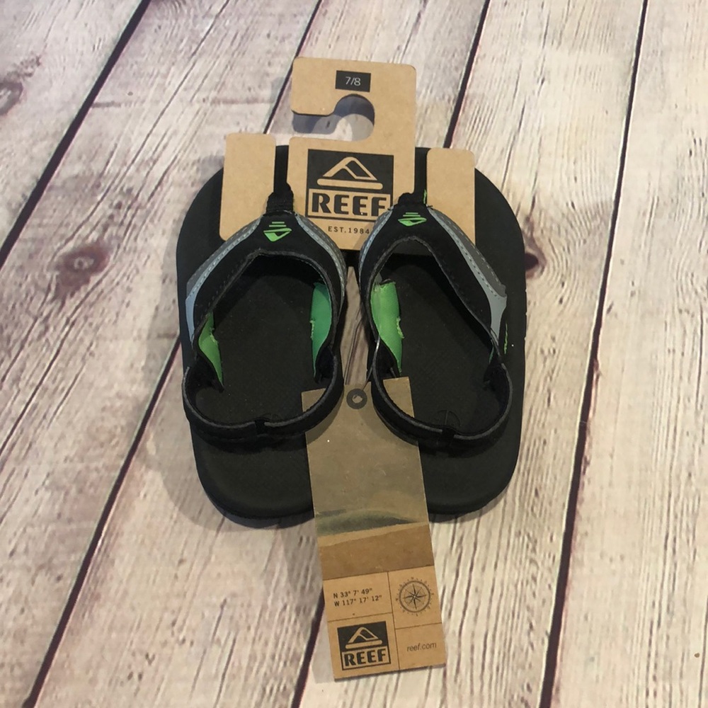 NWT Reef boys slap sandals